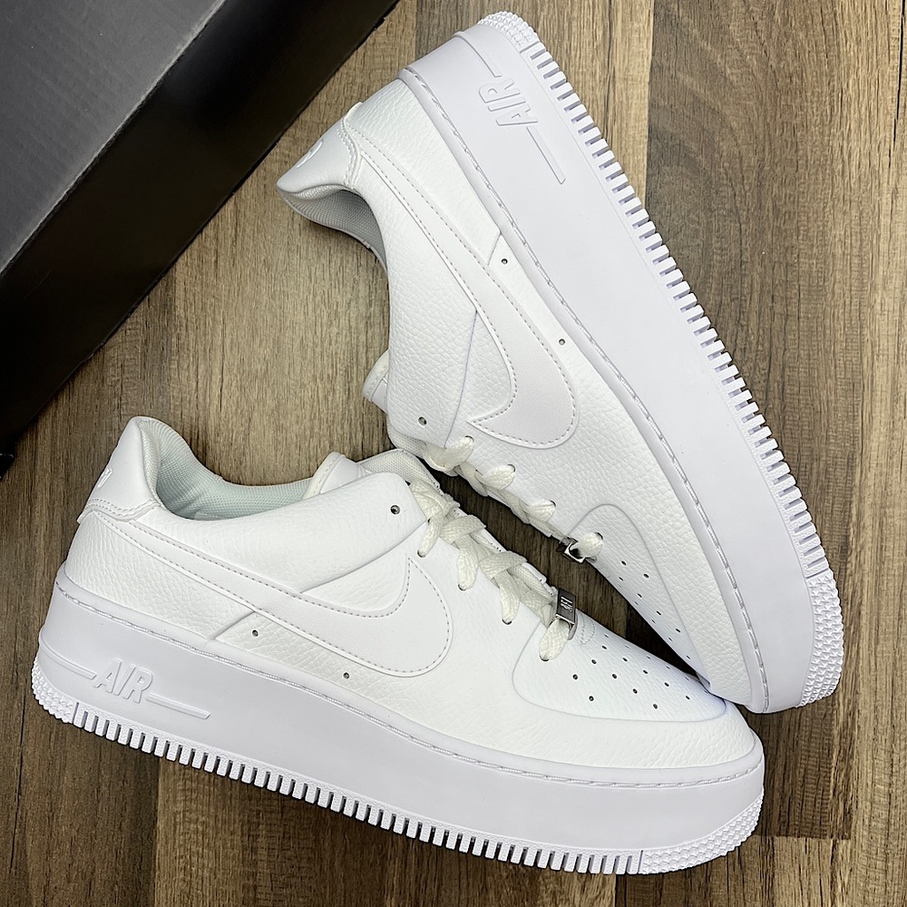 Nike Air Force 1 Sage Low - Picture 2 of 7